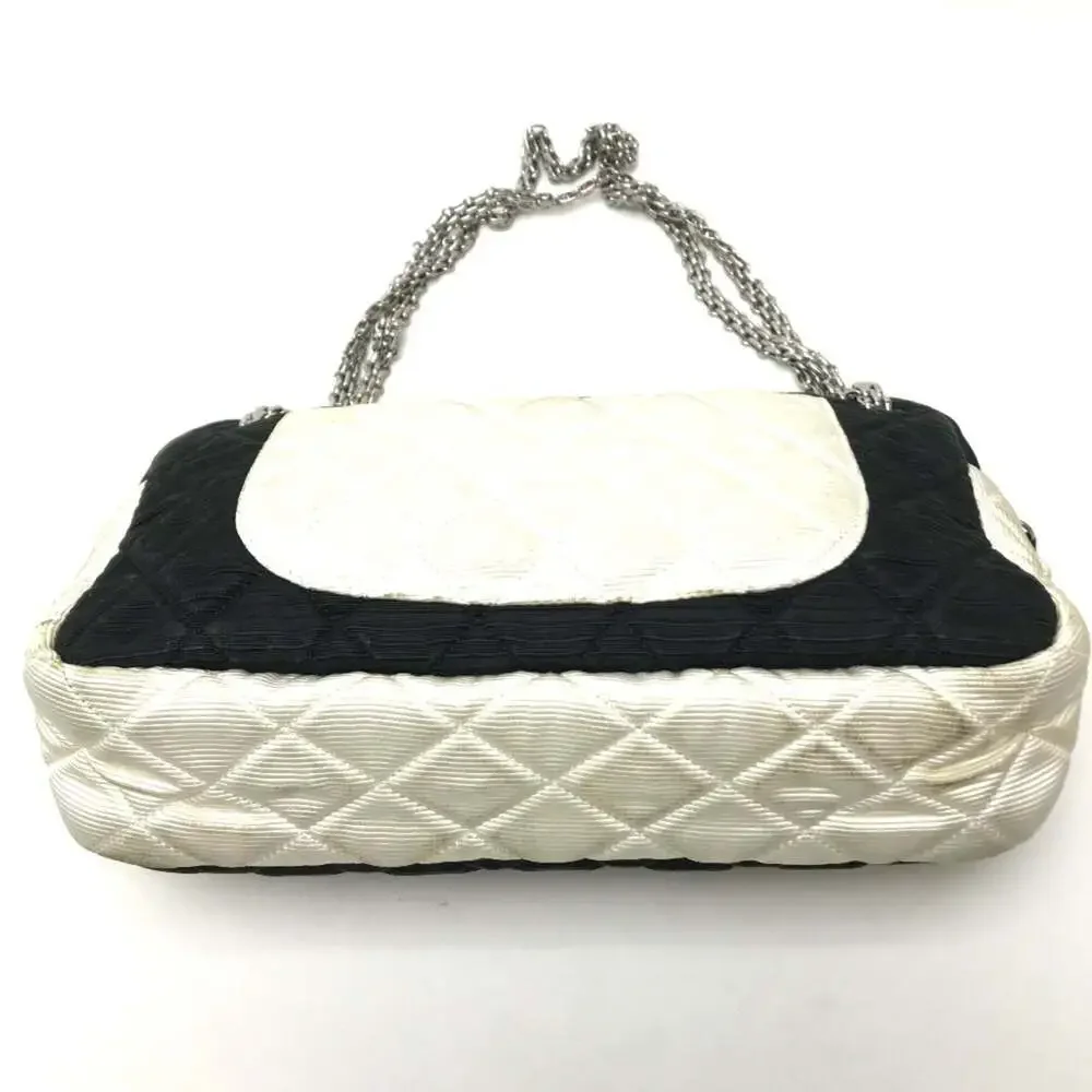 CHANEL Black Shoulder Bag